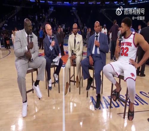 巴克利:你为什么总是犯这些愚蠢的犯规唐斯:只有上帝知道