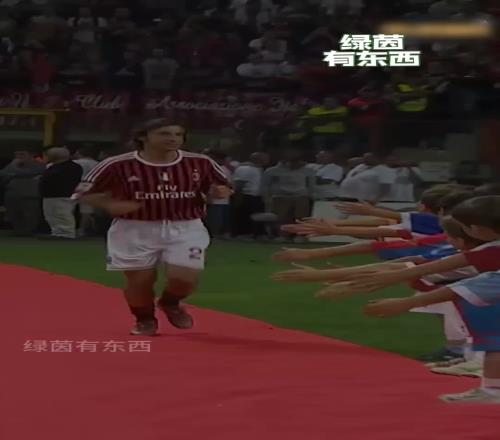 米兰球迷永远的痛!阿莱格里把皮尔洛卖给了两年后的自己