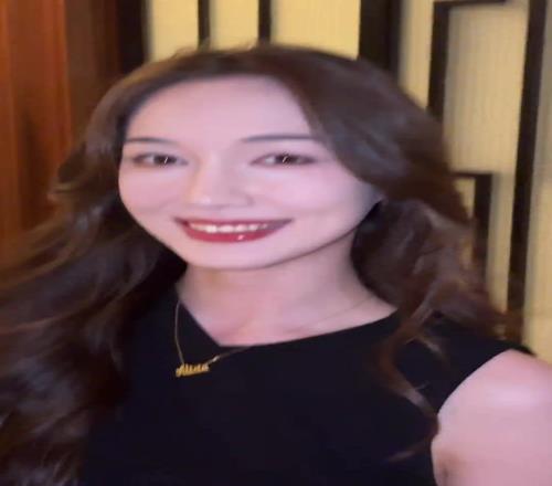 她確實漂亮??！楊政女友孟雅芳：他鏡頭下的我