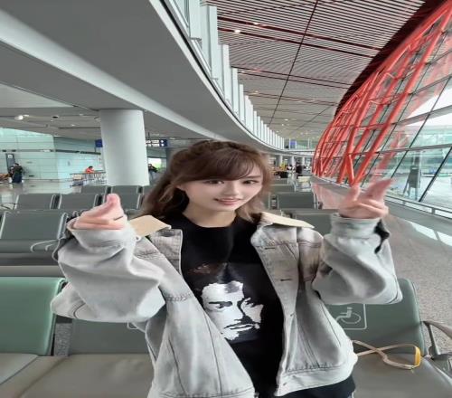早起鍛煉！美女主播小七跳全網(wǎng)都在跳的足球勝利之舞