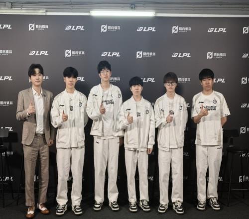 iG賽后群訪TheShy：要準(zhǔn)備好對(duì)戰(zhàn)Ale的英雄跟隊(duì)友們配合好打團(tuán)
