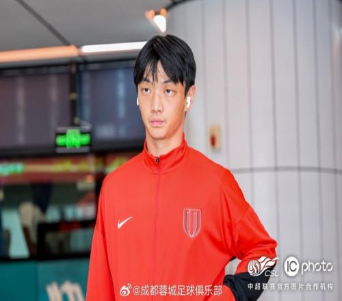 中超联赛梅州客家vs成都蓉城全力以赴！