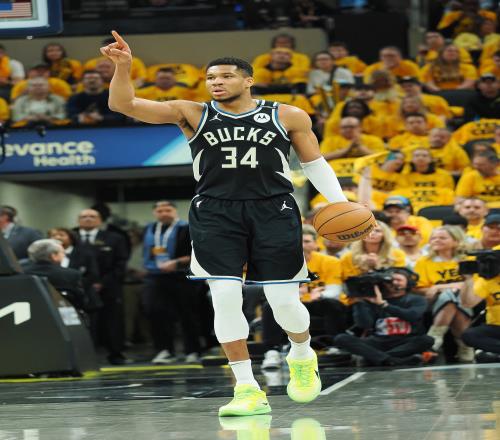 Windhorst：馬刺火箭籃網和鵜鶘是關注字母哥的球隊！
