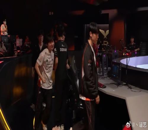 涵藝看HLE橫掃T1：差距比預(yù)期大得多兩把MidGap！其他人也不干凈