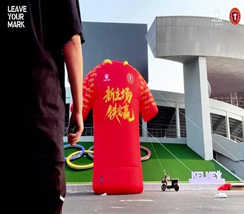 K神看乌兹名人堂皮肤制作过程羡慕坏了：受不了！我也想进名人堂