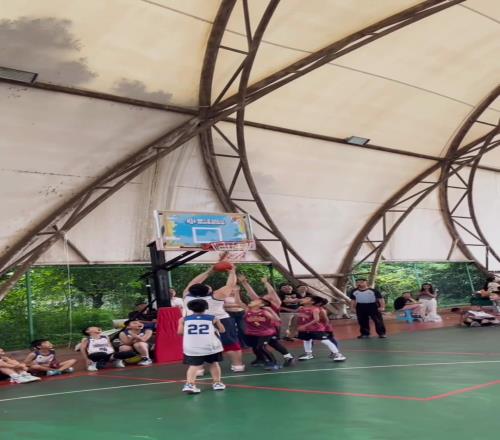 不得了！U10組的來了個奧尼爾