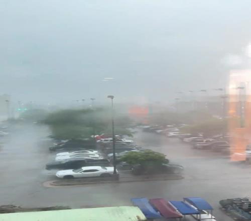 吓人!周玲安:刚落地俄克拉荷马就倾盆大雨加龙卷风