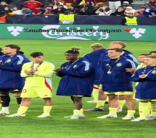 国外博主怒批亚马尔:对胜利者毫无尊重!