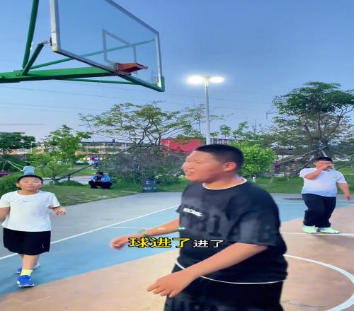兄弟們，這球你怎么看...