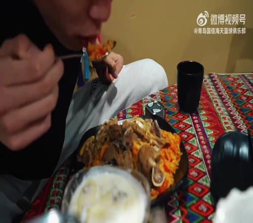 瀚森赴美日記再更新！前往籃網(wǎng)試訓，還吃到了新疆美食！很滿足！