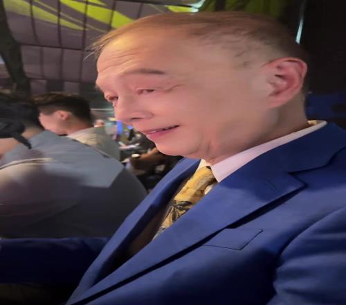 小崔G6现场实拍!在美颜滤镜下张卫平张指导也能年轻30岁