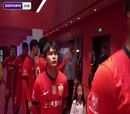 王楚淇:蒋光太可能是亚洲最顶级中后卫,唯一缺点就是出球差点