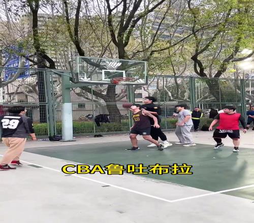 国产浓眉!CBA替补中锋鲁吐布拉,野球局随便隔扣