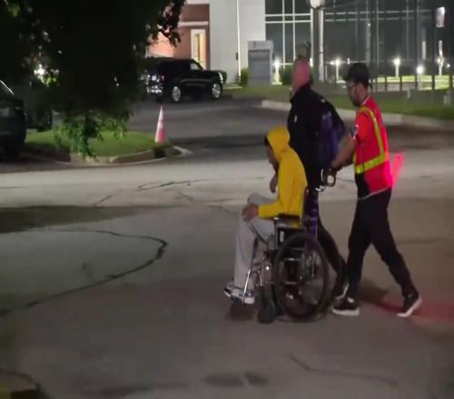 哈里伯顿虽然被推着走,但是受到了雷霆所有球迷的尊重...