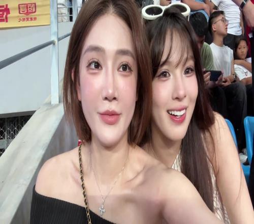 挺好的,苏超吸引了一批女球迷观战