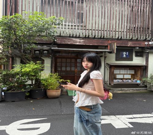 GALA前女友尤里繪曬照：快樂詭秘出游