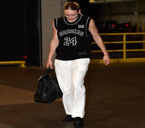 WNBA狀元佩奇曬照NBA眾多單身漢點贊：布克、普爾、雷霆三人