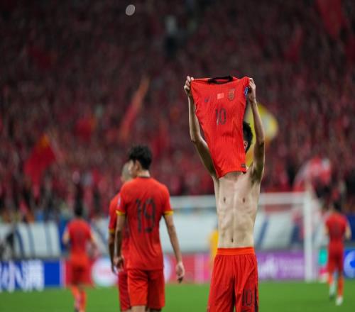 記者：國足將在大連足球青訓基地集中，備戰(zhàn)東亞杯