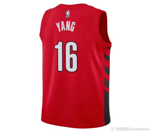 16顺位16号！媒体人：开拓者球迷商店已经上架了杨瀚森的球衣
