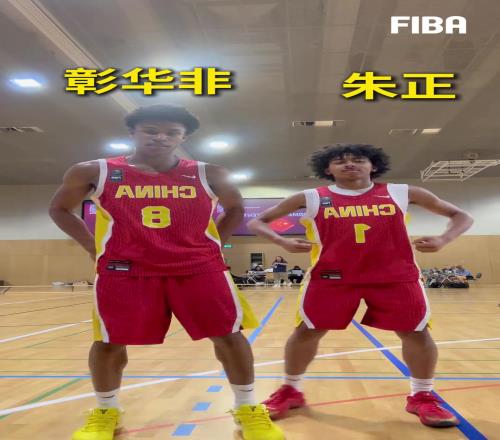 大家覺得這倆哥們誰跳得更好