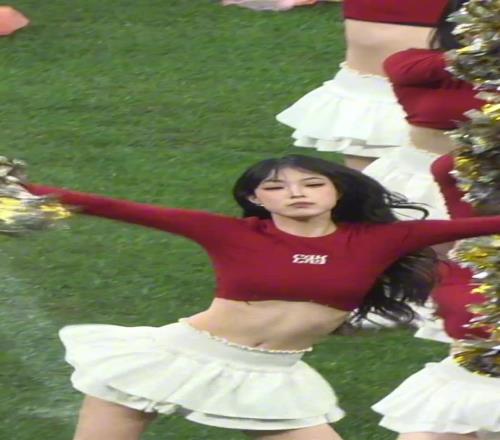 楊柳細腰小姐姐：重生之我在蘇超當啦啦隊
