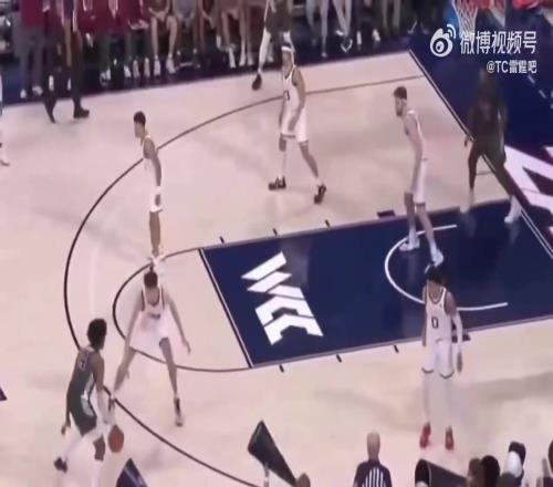 今年在NBA一起拿冠軍了！霍姆格倫大學(xué)時(shí)期被杰倫威無情軍訓(xùn)
