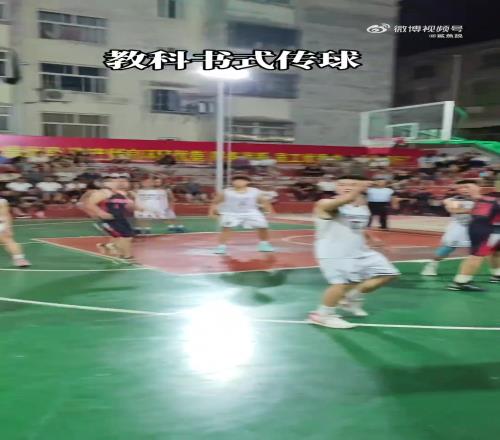 多少好教练被埋没在民间!看看村赛这个教科书式的传球