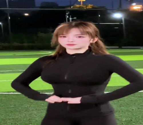 這舞是李小璐同款！怎么辦這個足球女孩我是真喜歡