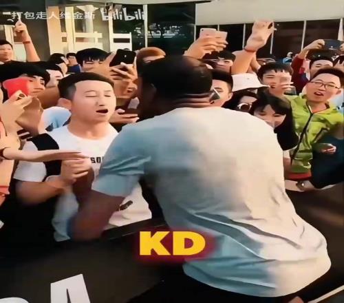 人氣獨一檔的存在！NBA球星中國行合集！壓軸出場的你猜到了嗎