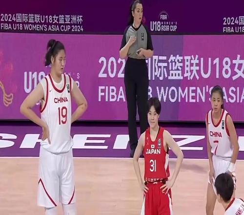 笑死！日本女籃1米7出頭隊員和2米26的張子宇跳球，自己都忍不住樂了！