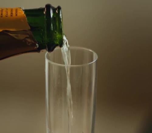 久违的面孔!格里芬和霍姆格伦一起为下赛季的NBA杯拍了个广告