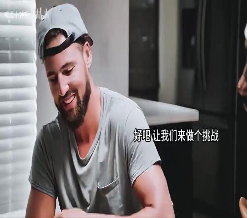 质疑我们俩的友谊名场面:克莱做客伊巴卡节目被要求给库里致电