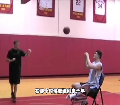 当年姚明为何没想过去联手科比杨毅:大姚觉得自己也能成就事业