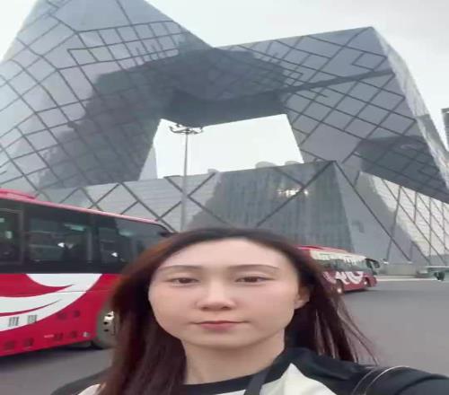 佩服啊!水亦诗30岁时从央视离职,离开北京,是因为爱情