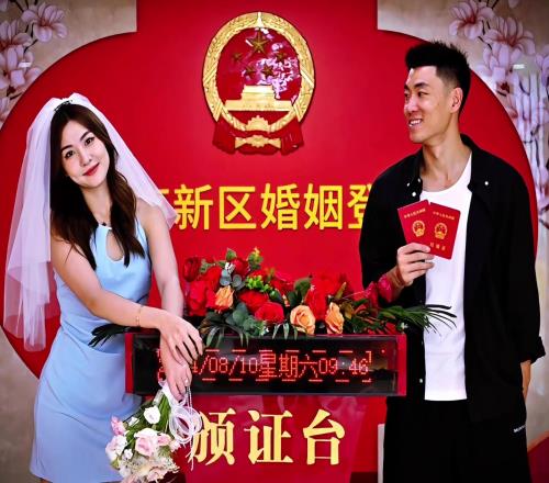 场上的高诗岩凶狠如贝弗利场下对妻子十分痴情专一!
