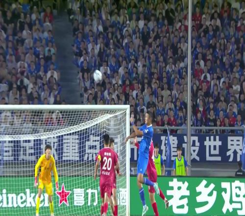 梦回当年戈伟暴力头球破门!南京奥体再现“遇事不决找戈伟”