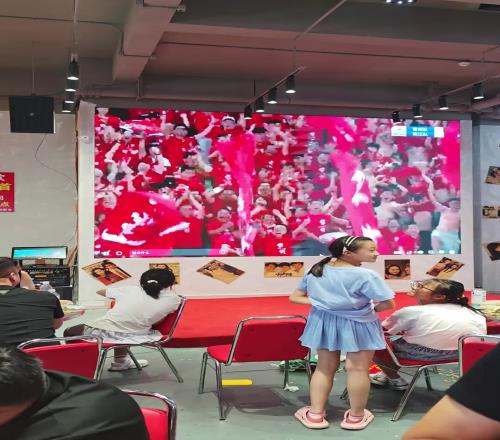足球燃動全城！打入蘇超首球后，常州市民在餐館里激情慶祝