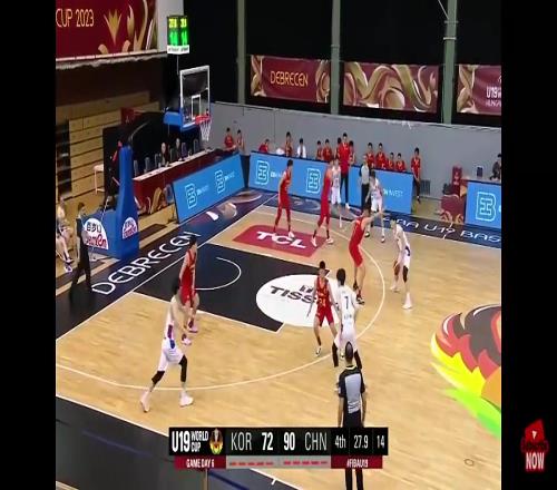 还敢还手U19对决韩国垃圾时间想扣篮,中国队立马回敬俩扣篮