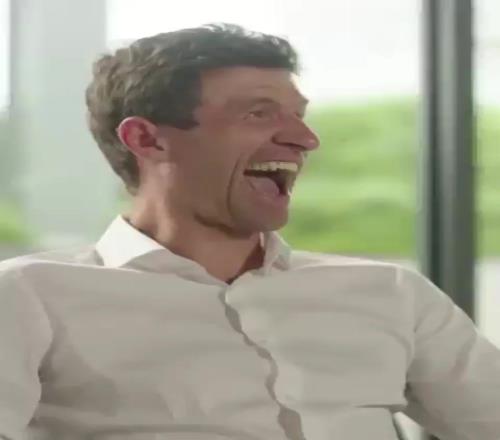 搞笑大王!穆勒对着梅西发出宣言:我将会再次追逐你