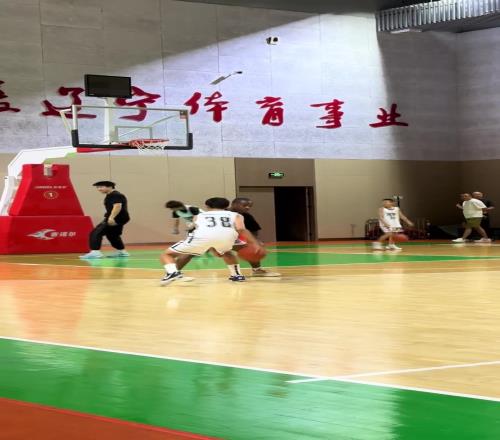 张镇麟训练营：随机冒掉一名上篮学员