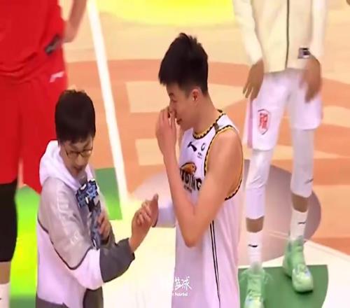 令人不解！2021CBA星銳賽，南區擊敗北區，最後MVP給了北區張鎮麟