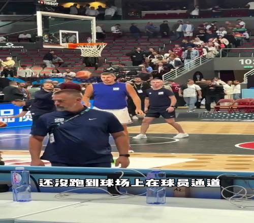赛前热身懒懒散散,比赛狂砍39分,这就是NBA第一人约基奇