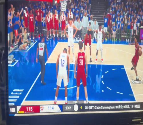 跳舞+勾手球迷晒出NBA2K26逆天罚球动作