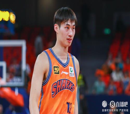 媒體人：戴昊將在未來兩個(gè)賽季被上海男籃租借至寧波隊(duì)