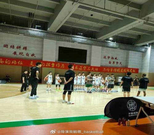 媒体人：张镇麟个人训练营今天在辽宁体育馆训练馆开营为期6天