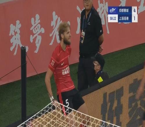 再度拉开比分!莱切特后点头球破门,蓉城41领先海港