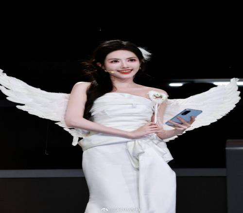解說吉祥曬照：沉浸式當小天使的一天