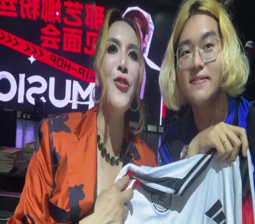 逆天!俄罗斯娜娜祝福拜仁:祝拜仁拿下今年的欧冠冠军