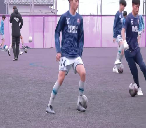 三苫熏批发市场!看一下日本高中青训训练有多强,这盘带教科书级