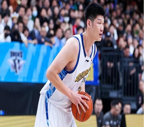 對陣衛(wèi)冕冠軍，上賽季墊底球隊，12人上場全部得分，僅6分惜敗